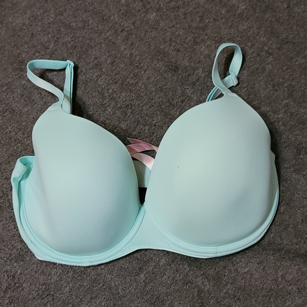 VS Pink bra